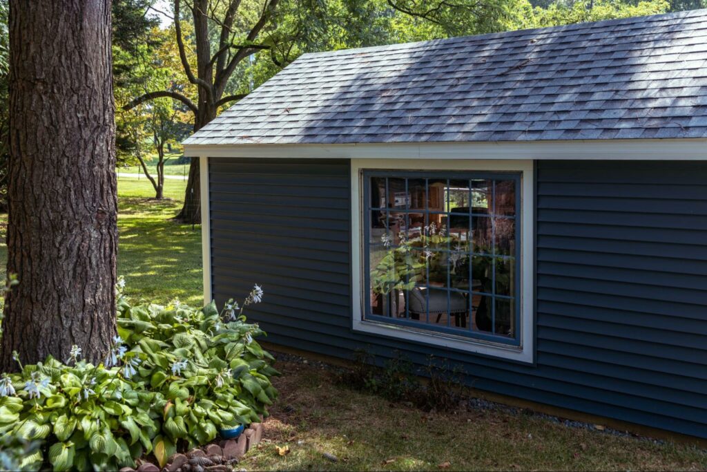 Shed for guest space 